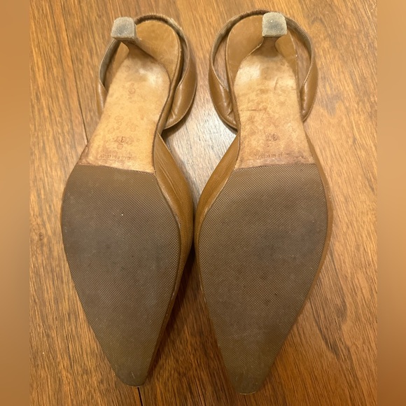 Manolo Blahnik Tan Leather Heels - Picture 4 of 10